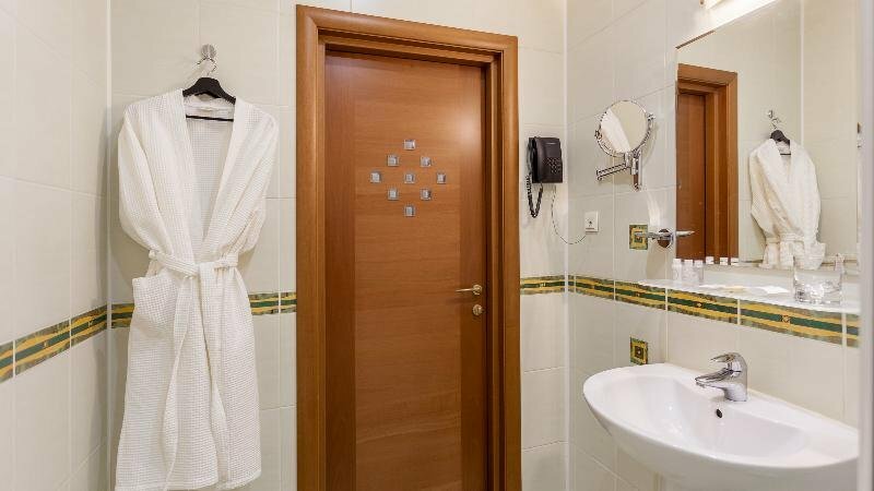 Гостиница Сосновый бор Новосибирск-181