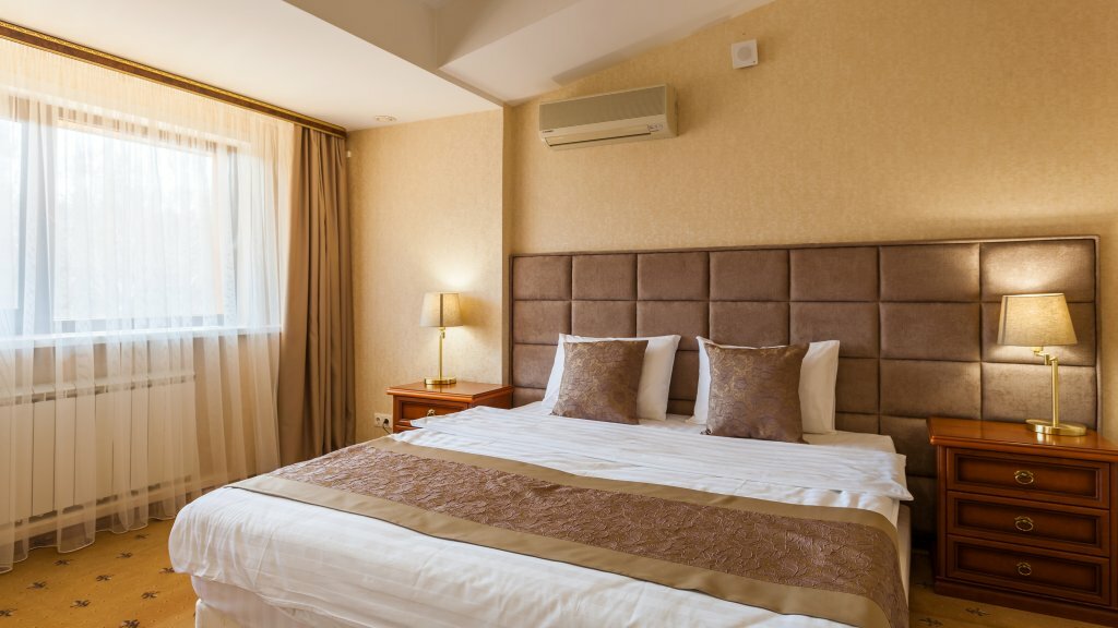 Гостиница Сосновый бор Новосибирск-233